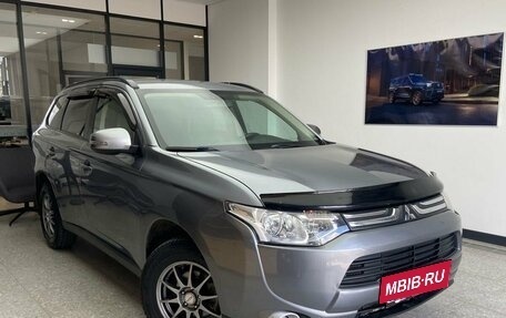 Mitsubishi Outlander III рестайлинг 3, 2012 год, 1 500 000 рублей, 3 фотография