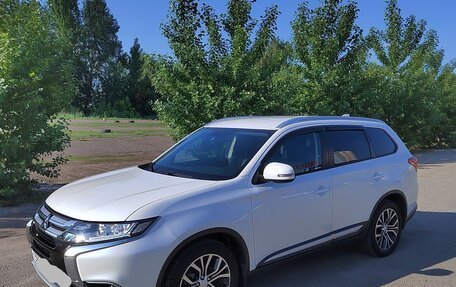 Mitsubishi Outlander III рестайлинг 3, 2018 год, 2 250 000 рублей, 1 фотография