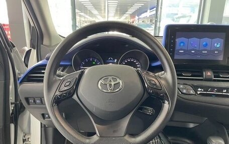 Toyota C-HR I рестайлинг, 2022 год, 1 950 000 рублей, 7 фотография