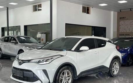 Toyota C-HR I рестайлинг, 2022 год, 1 950 000 рублей, 2 фотография
