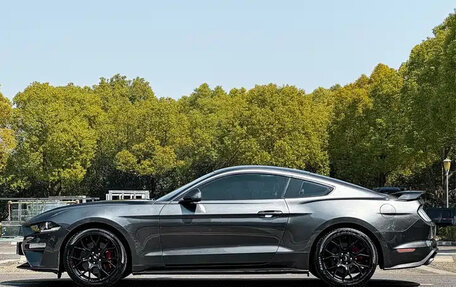 Ford Mustang VI рестайлинг, 2021 год, 2 450 690 рублей, 6 фотография