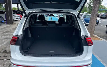 Volkswagen Tiguan II, 2022 год, 2 455 855 рублей, 10 фотография