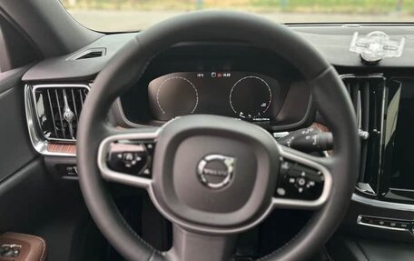 Volvo V60 Cross Country II, 2021 год, 2 997 000 рублей, 12 фотография