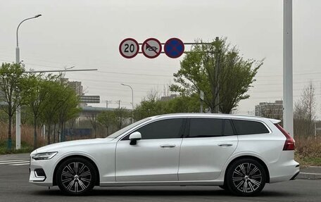 Volvo V60 Cross Country II, 2021 год, 2 997 000 рублей, 2 фотография