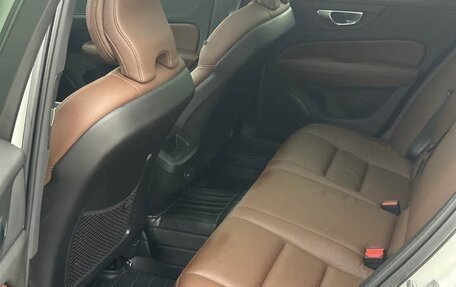 Volvo V60 Cross Country II, 2021 год, 2 997 000 рублей, 16 фотография