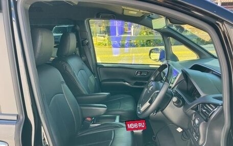 Toyota Noah III, 2021 год, 1 796 000 рублей, 14 фотография