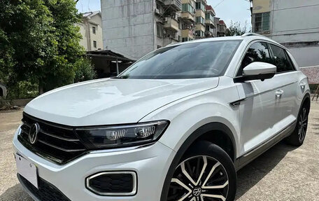 Volkswagen T-Roc I, 2021 год, 1 340 027 рублей, 1 фотография
