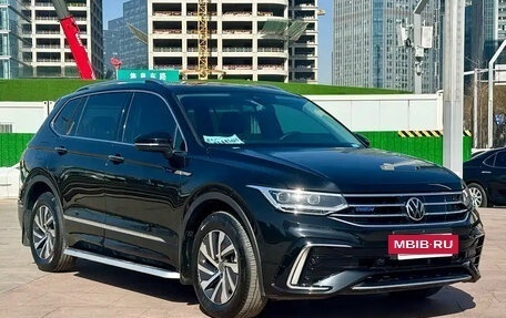 Volkswagen Tiguan II, 2022 год, 2 100 855 рублей, 3 фотография