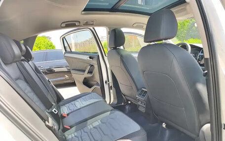 Volkswagen Tiguan II, 2022 год, 2 550 855 рублей, 11 фотография