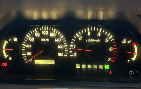 Toyota Land Cruiser Prado 90 рестайлинг, 2000 год, 1 550 000 рублей, 10 фотография