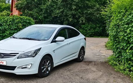 Hyundai Solaris II рестайлинг, 2015 год, 1 190 000 рублей, 2 фотография