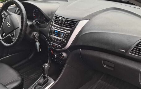 Hyundai Solaris II рестайлинг, 2015 год, 1 190 000 рублей, 8 фотография