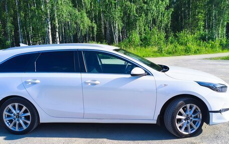 KIA cee'd III, 2022 год, 2 300 000 рублей, 3 фотография