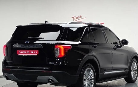 Ford Explorer VI, 2021 год, 2 865 000 рублей, 2 фотография