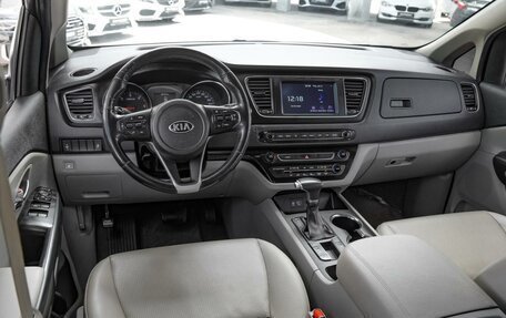KIA Carnival III, 2019 год, 2 780 000 рублей, 6 фотография