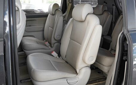 KIA Carnival III, 2019 год, 2 780 000 рублей, 10 фотография