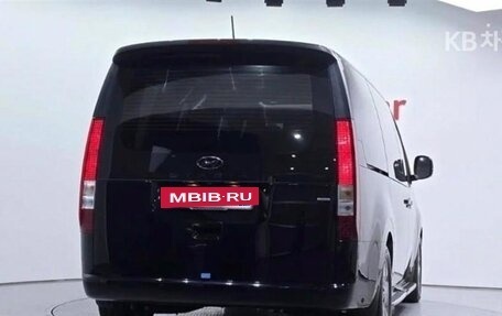 Hyundai Staria, 2022 год, 2 814 000 рублей, 4 фотография