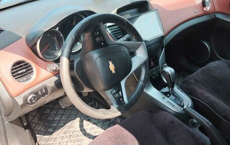 Chevrolet Cruze II, 2011 год, 700 000 рублей, 3 фотография
