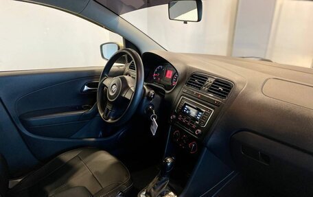 Volkswagen Polo VI (EU Market), 2012 год, 835 000 рублей, 12 фотография
