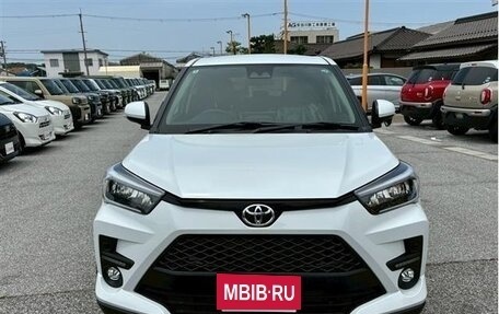Toyota Raize I, 2022 год, 1 300 000 рублей, 2 фотография