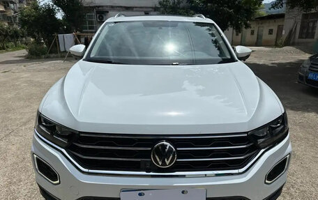 Volkswagen T-Roc I, 2021 год, 1 340 027 рублей, 2 фотография