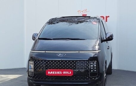 Hyundai Staria, 2022 год, 4 000 666 рублей, 2 фотография