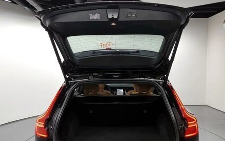 Volvo V60 Cross Country II, 2024 год, 4 997 000 рублей, 4 фотография