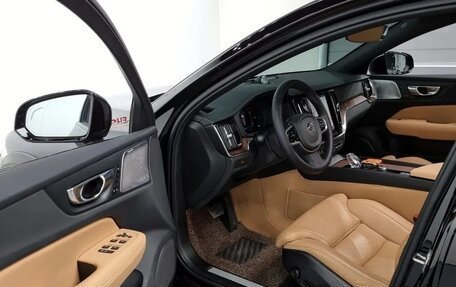Volvo V60 Cross Country II, 2024 год, 4 997 000 рублей, 5 фотография