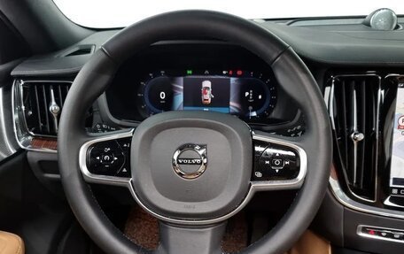 Volvo V60 Cross Country II, 2024 год, 4 997 000 рублей, 7 фотография