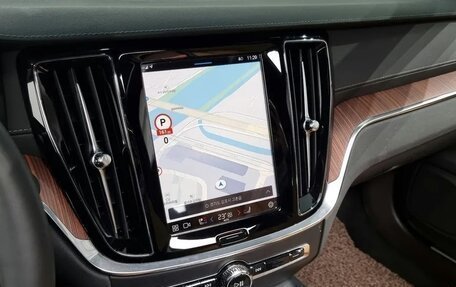 Volvo V60 Cross Country II, 2024 год, 4 997 000 рублей, 10 фотография