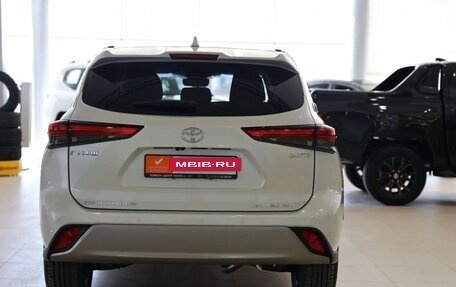 Toyota Highlander, 2025 год, 5 950 000 рублей, 6 фотография