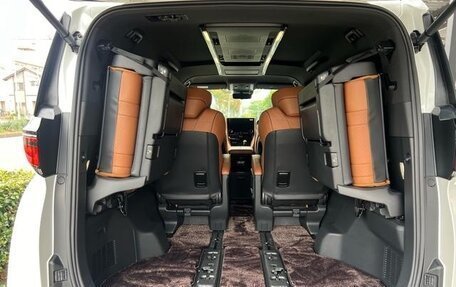 Toyota Vellfire II, 2022 год, 2 900 000 рублей, 8 фотография