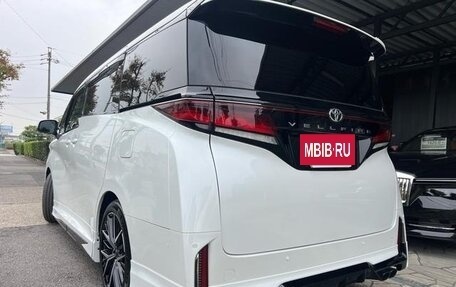 Toyota Vellfire II, 2022 год, 2 900 000 рублей, 6 фотография