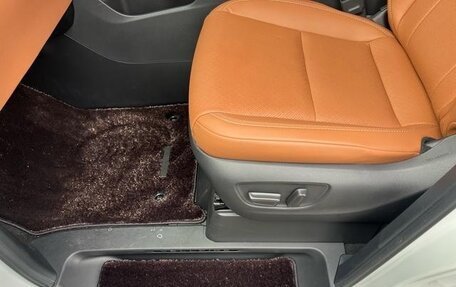 Toyota Vellfire II, 2022 год, 2 900 000 рублей, 12 фотография