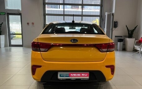 KIA Rio IV, 2018 год, 815 000 рублей, 5 фотография