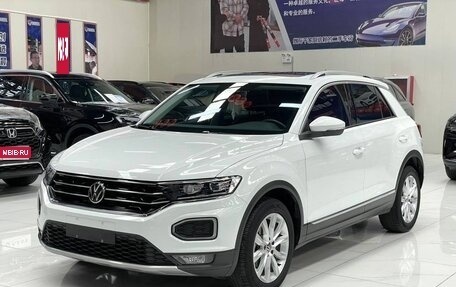 Volkswagen T-Roc I, 2021 год, 1 999 000 рублей, 1 фотография