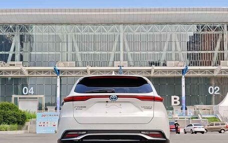 Toyota Venza, 2022 год, 3 910 000 рублей, 7 фотография