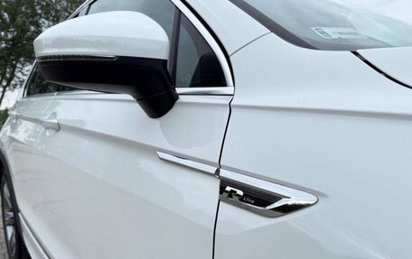 Volkswagen Tiguan II, 2017 год, 1 850 000 рублей, 6 фотография