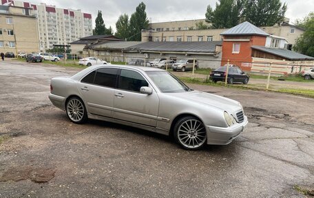 Mercedes-Benz E-Класс, 1999 год, 549 000 рублей, 3 фотография
