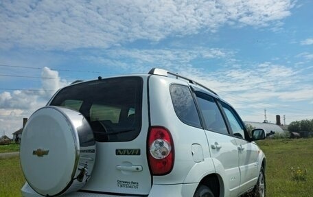 Chevrolet Niva I рестайлинг, 2014 год, 940 000 рублей, 3 фотография