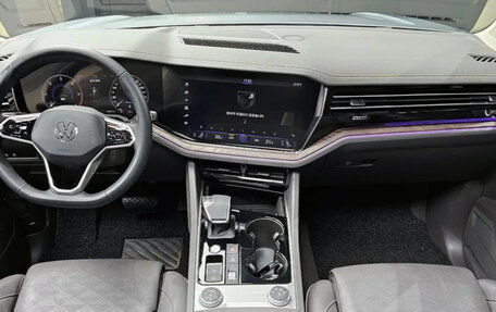 Volkswagen Touareg III, 2022 год, 4 670 000 рублей, 5 фотография