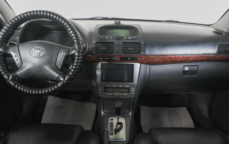 Toyota Avensis III рестайлинг, 2005 год, 699 000 рублей, 14 фотография