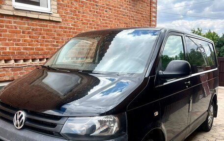 Volkswagen Transporter T5 рестайлинг, 2011 год, 1 380 000 рублей, 2 фотография