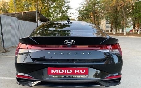 Hyundai Elantra, 2022 год, 1 999 999 рублей, 4 фотография