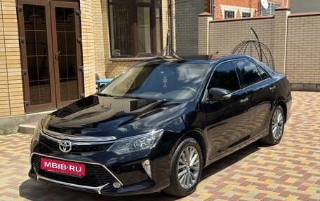 Toyota Camry, 2017 год, 2 250 000 рублей, 4 фотография