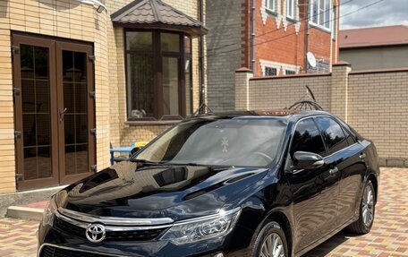 Toyota Camry, 2017 год, 2 250 000 рублей, 8 фотография