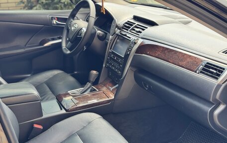 Toyota Camry, 2017 год, 2 250 000 рублей, 17 фотография
