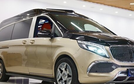 Mercedes-Benz V-Класс, 2022 год, 6 450 000 рублей, 2 фотография
