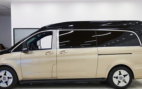 Mercedes-Benz V-Класс, 2022 год, 6 450 000 рублей, 4 фотография