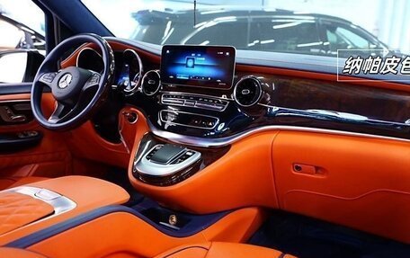 Mercedes-Benz V-Класс, 2022 год, 6 450 000 рублей, 27 фотография